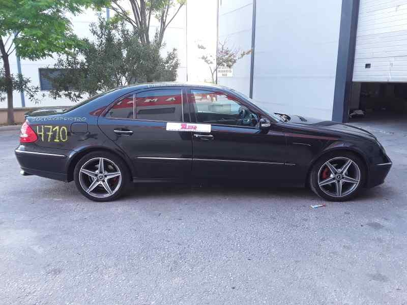 mercedes-benz clase e (w211) berlina del año 2005