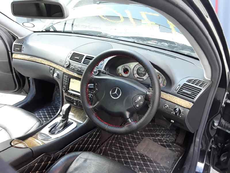 mercedes-benz clase e (w211) berlina del año 2005