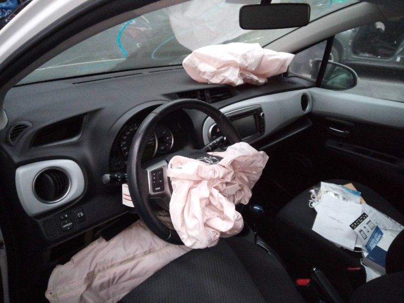 toyota yaris del año 2014
