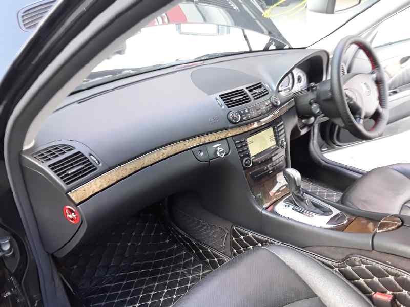 mercedes-benz clase e (w211) berlina del año 2005