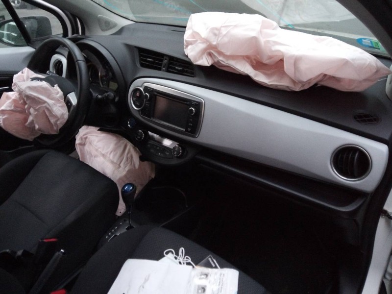 toyota yaris del año 2014