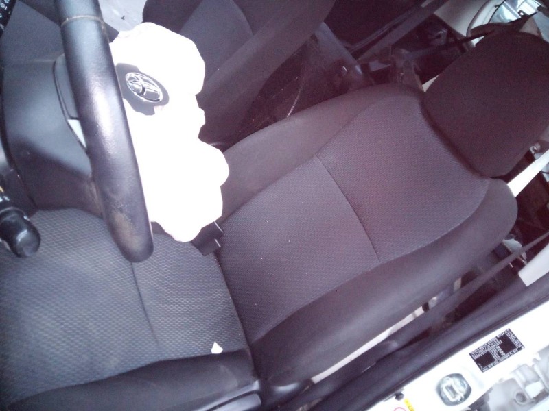 toyota yaris del año 2014