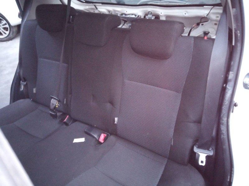toyota yaris del año 2014