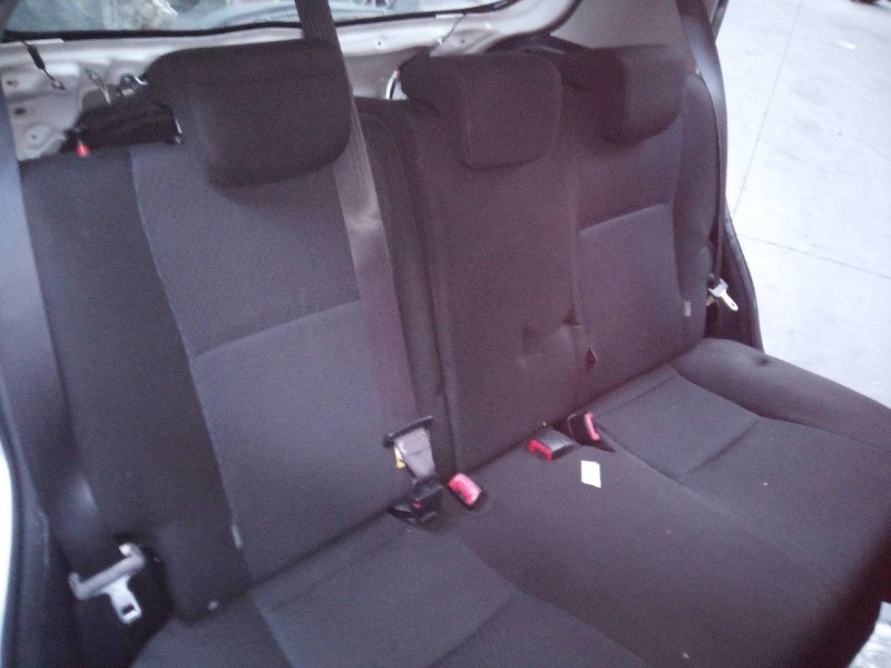 toyota yaris del año 2014