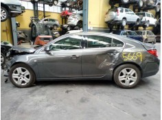 opel insignia berlina del año 2011