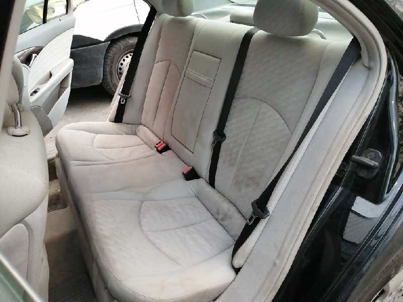 mercedes-benz clase e (w211) berlina del año 2002