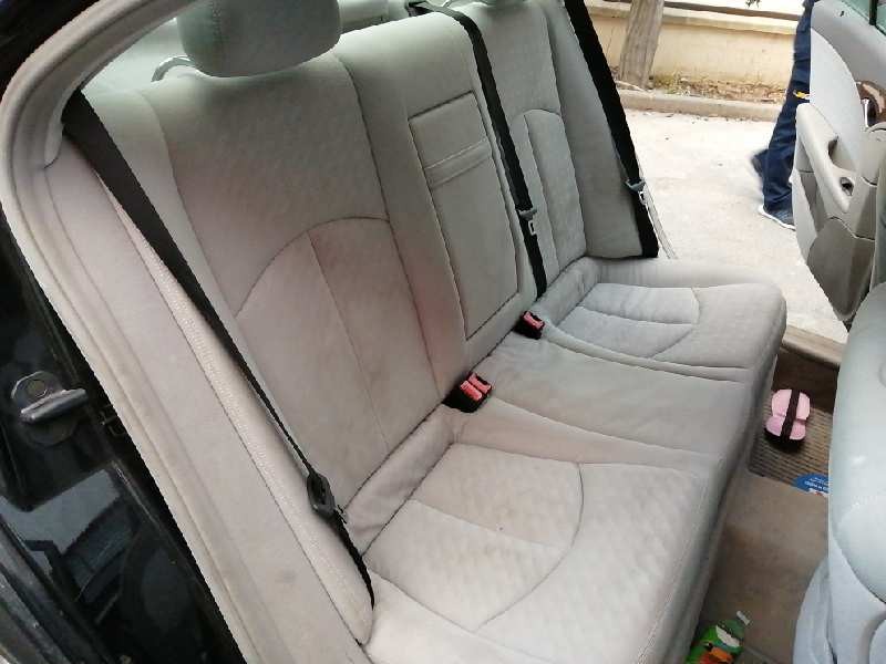 mercedes-benz clase e (w211) berlina del año 2002