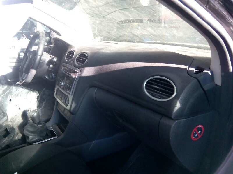 ford focus berlina (cap) del año 2004