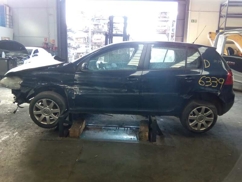 volkswagen golf v berlina (1k1) del año 2006