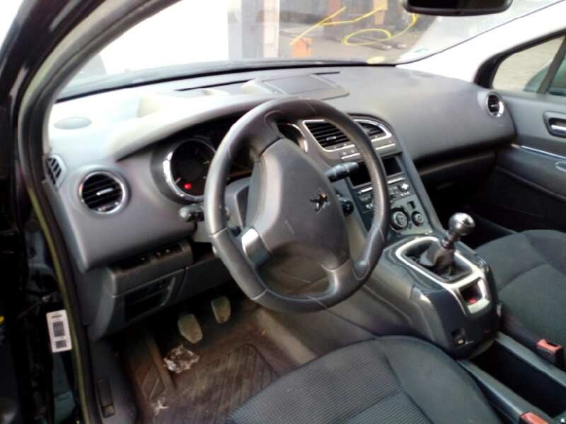 peugeot 5008 del año 2011