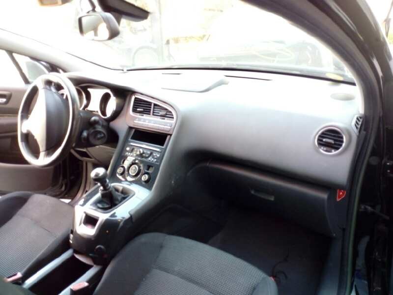 peugeot 5008 del año 2011