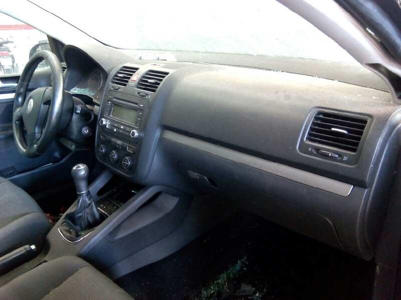 volkswagen golf v berlina (1k1) del año 2006