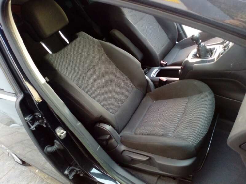 peugeot 5008 del año 2011
