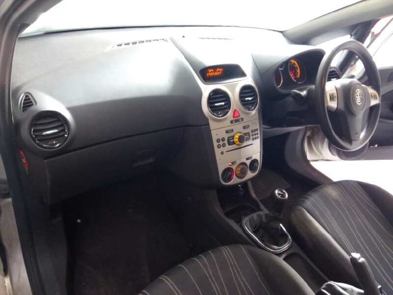 opel corsa d del año 2011