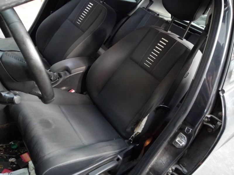 renault megane iii berlina 5 p del año 2011