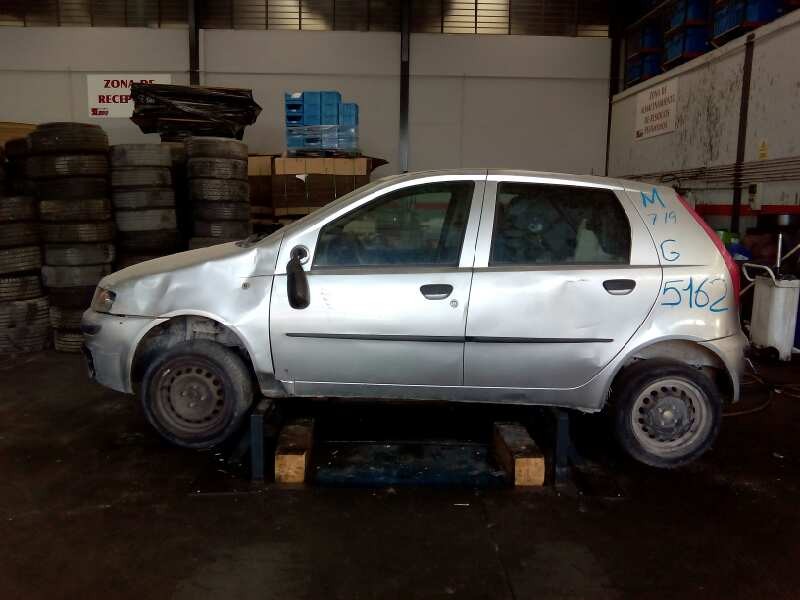 fiat punto berlina (188) del año 2001