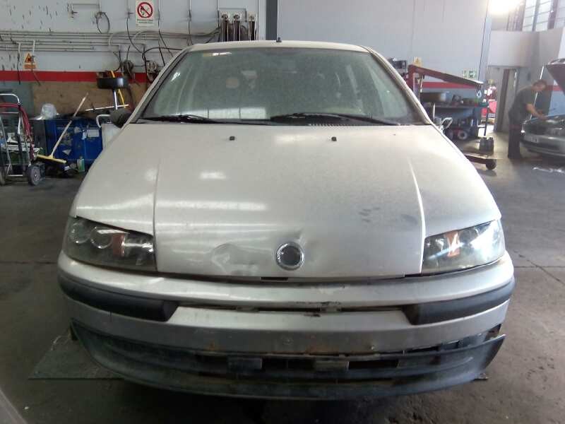 fiat punto berlina (188) del año 2001