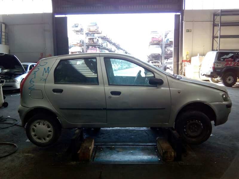 fiat punto berlina (188) del año 2001