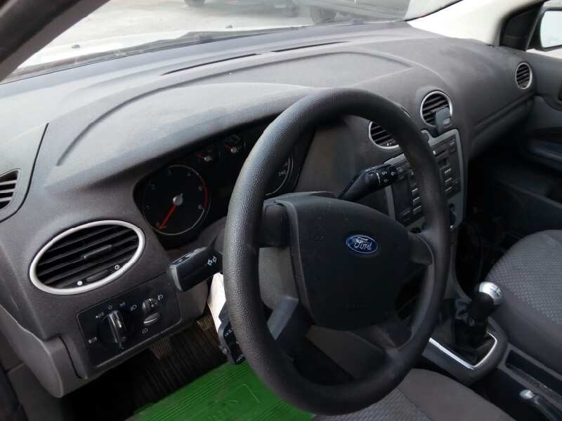 ford focus berlina (cap) del año 2005