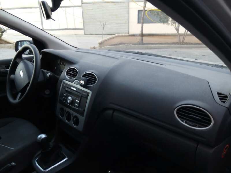 ford focus berlina (cap) del año 2005