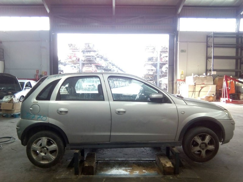 opel corsa c del año 2003