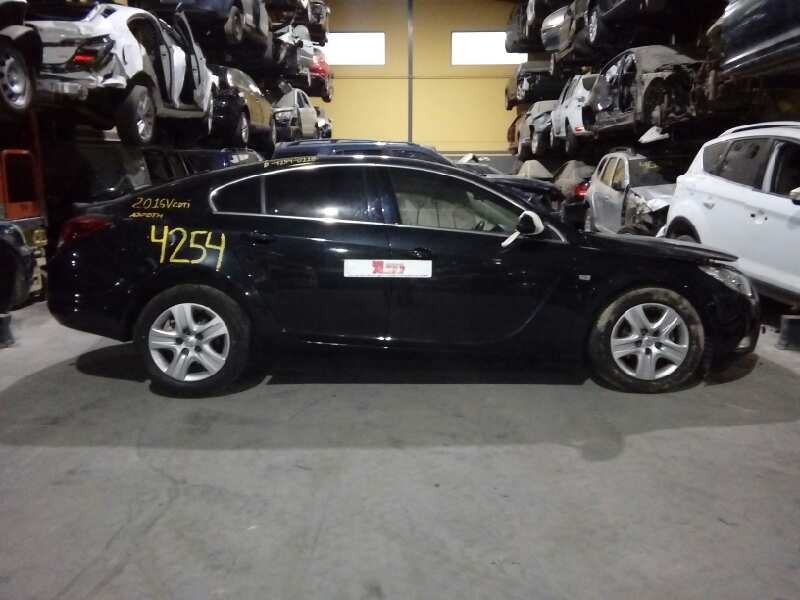 opel insignia berlina del año 2010