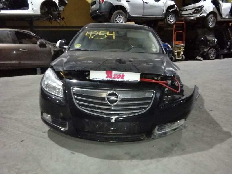 opel insignia berlina del año 2010