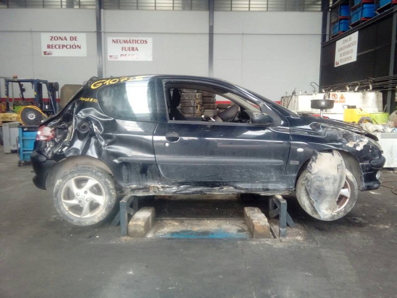 peugeot 206 berlina del año 2002