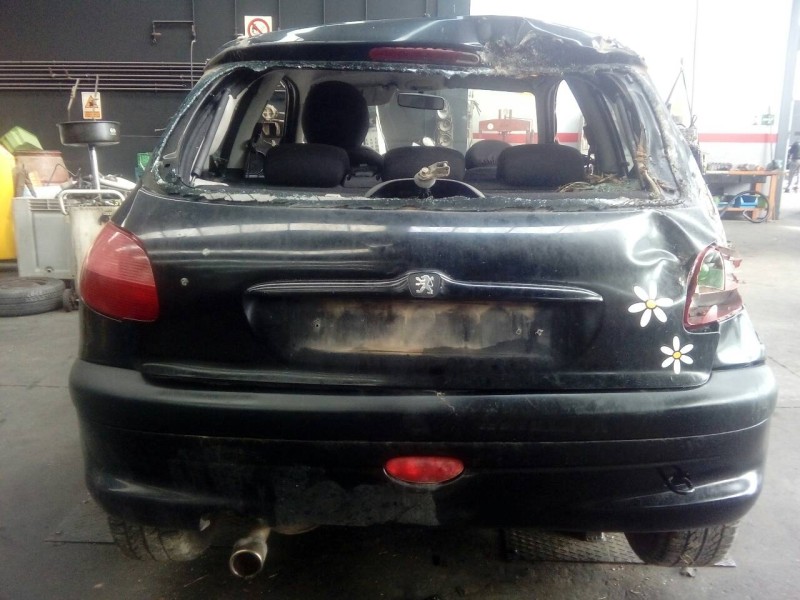 peugeot 206 berlina del año 2002