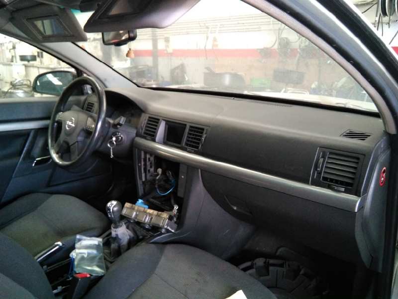 opel vectra c berlina del año 2003