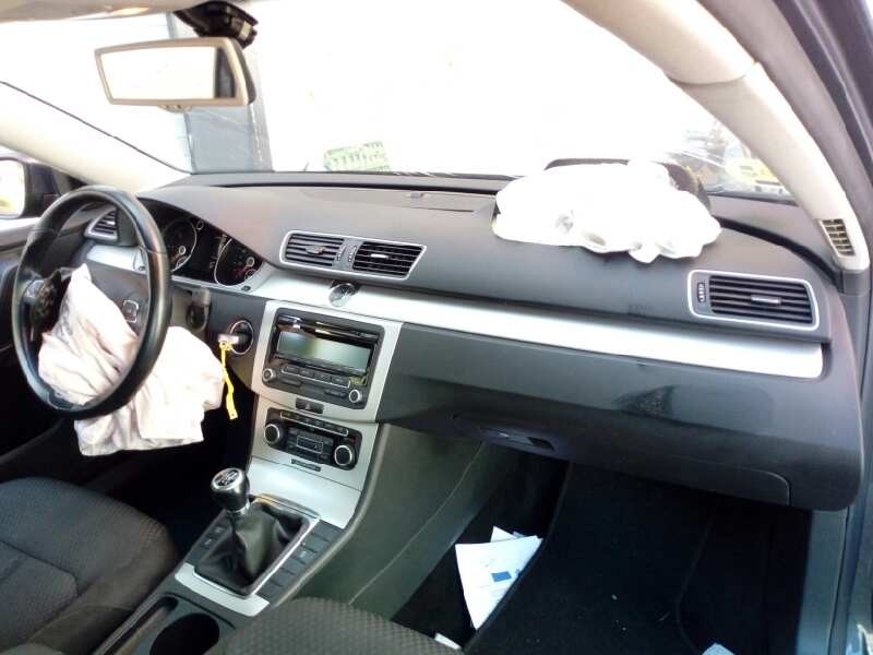 volkswagen passat lim. (362) del año 2011