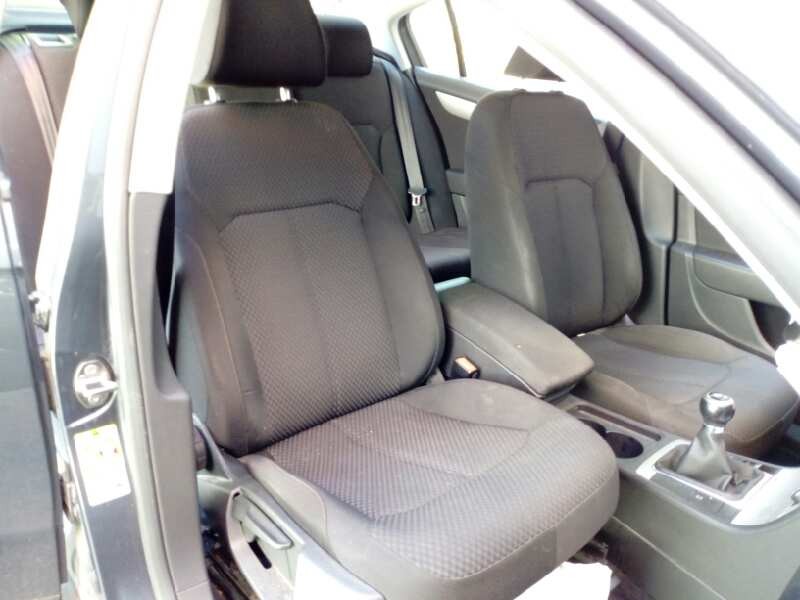 volkswagen passat lim. (362) del año 2011