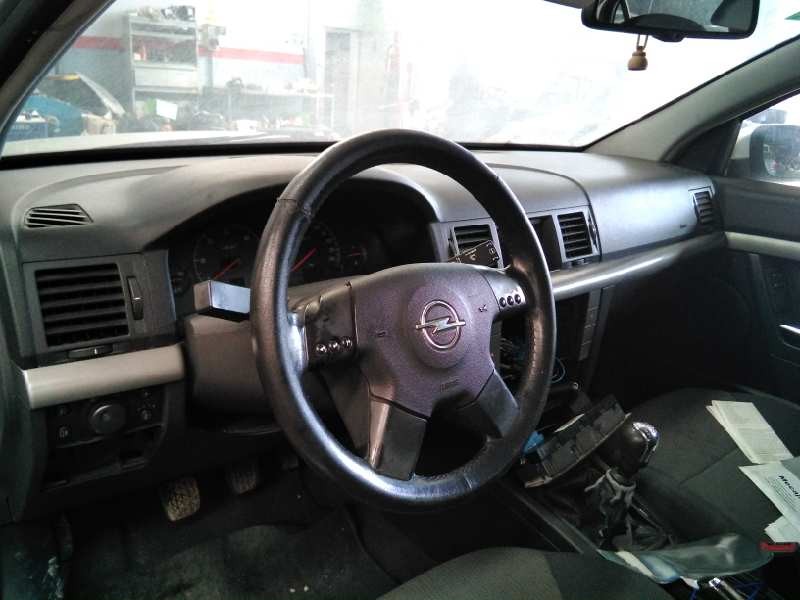 opel vectra c berlina del año 2003
