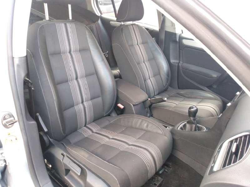 volkswagen golf vi (5k1) del año 2012