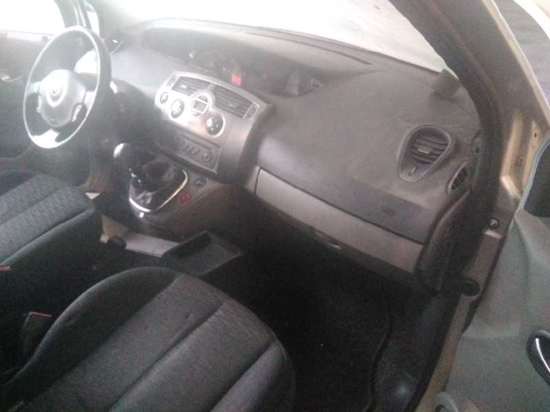 renault scenic ii del año 2006