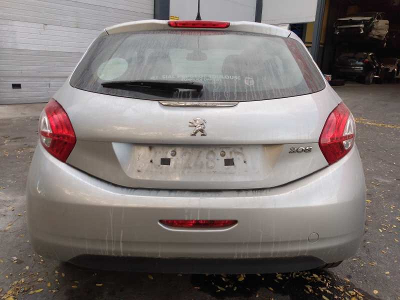 peugeot 208 del año 2012