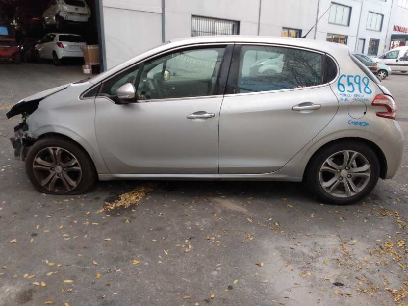 peugeot 208 del año 2012