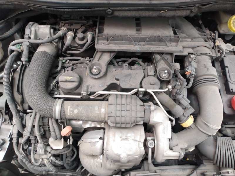 peugeot 208 del año 2012