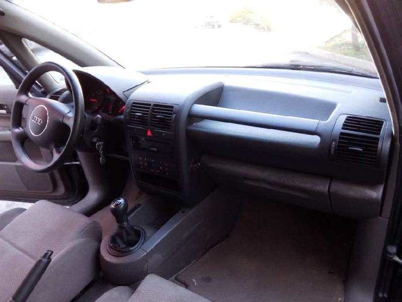 audi a2 (8z) del año 2001