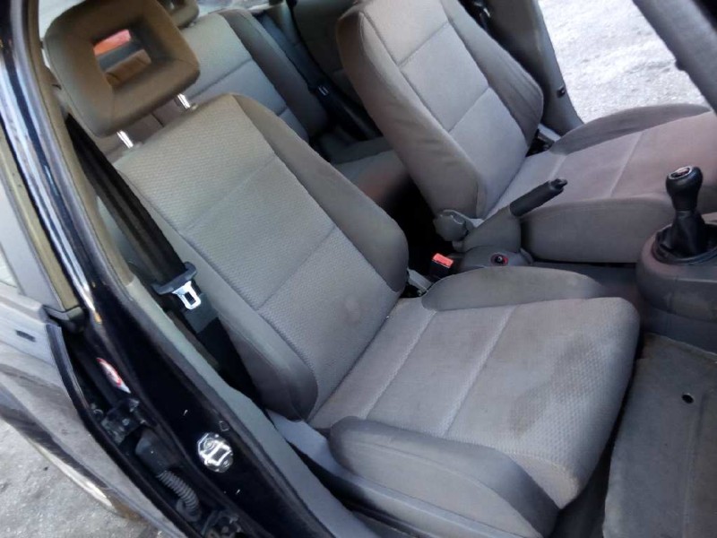 audi a2 (8z) del año 2001