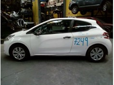 peugeot 208 del año 2012