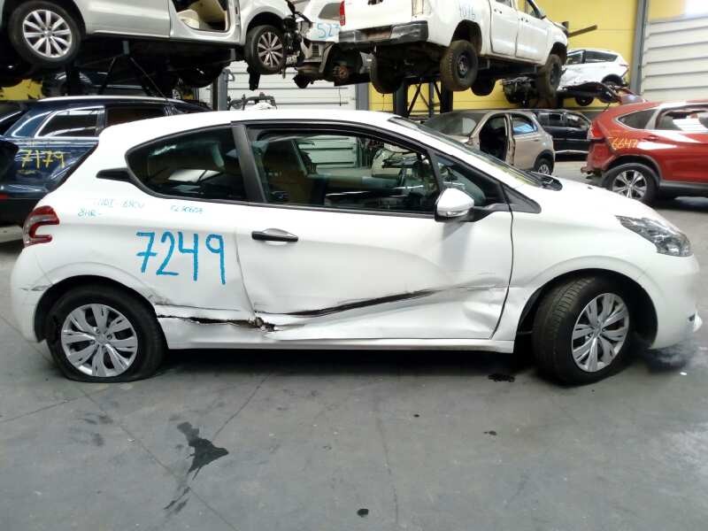 peugeot 208 del año 2012