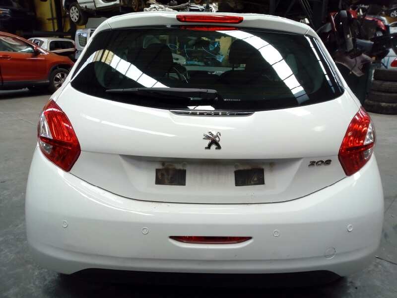 peugeot 208 del año 2012