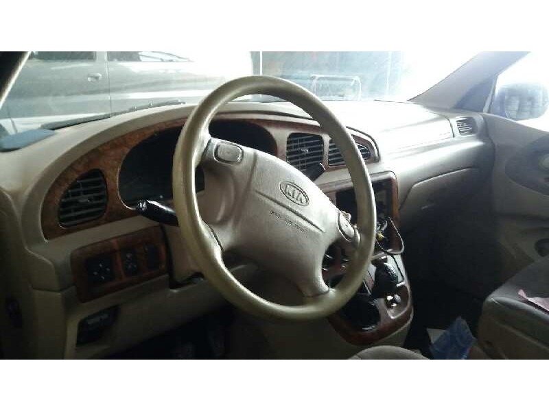 kia carnival del año 2000