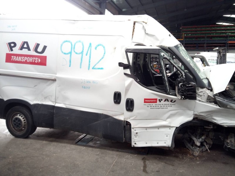iveco daily furgón del año 2020