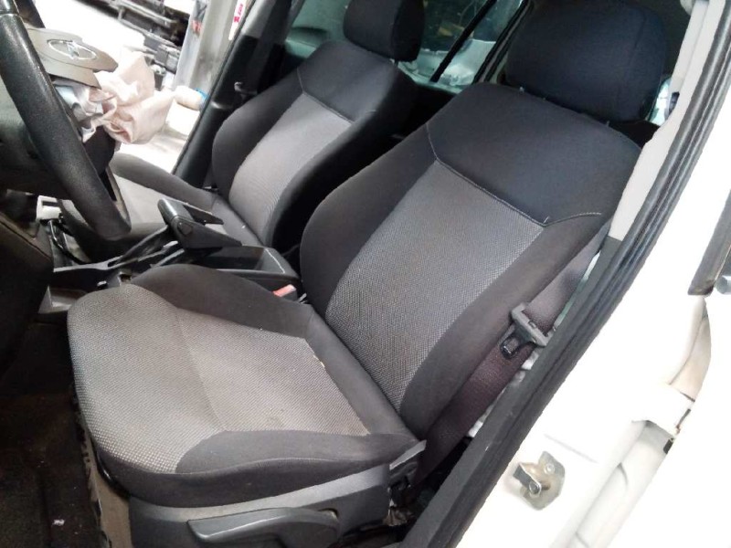 opel zafira b del año 2012