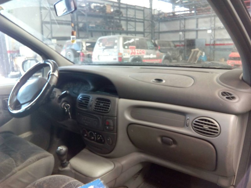 renault scenic (ja..) del año 2001