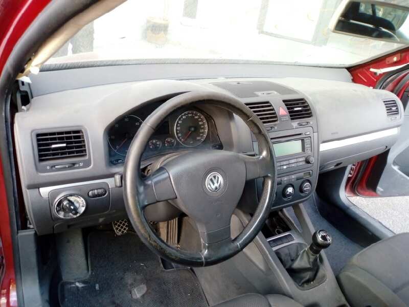 volkswagen golf v berlina (1k1) del año 2005
