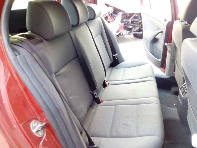 volkswagen golf v berlina (1k1) del año 2005