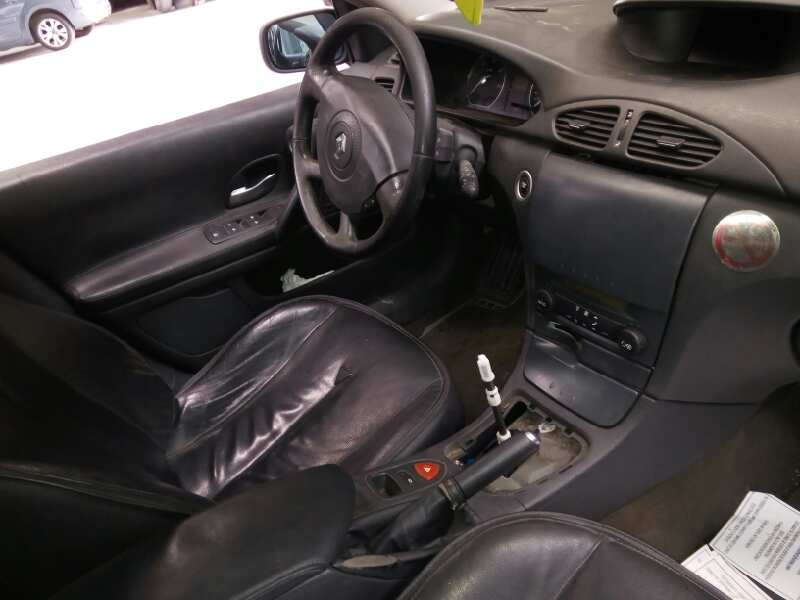 renault laguna ii grandtour (kg0) del año 2004